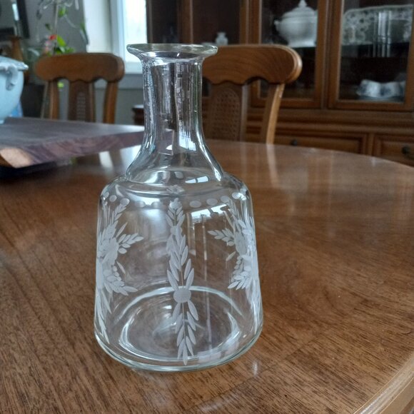 Vintage Antique Clear Etched Glass Crystal Decanter Floral - Picture 7 of 12